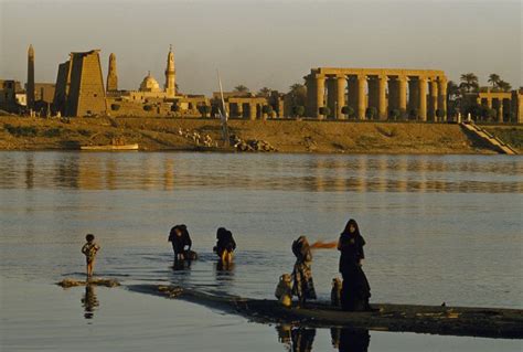  Thunder on the Nile!: A Thrilling Adventure Set Against the Backdrop of Ancient Egypt